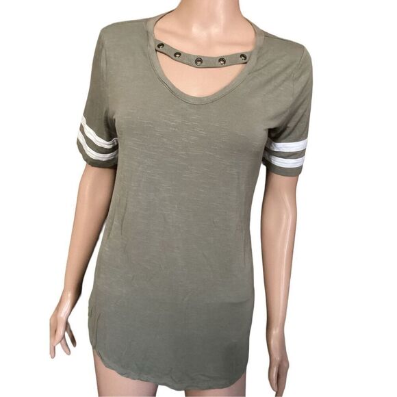 Maurices Olive 24/7 Solid Cut Out Neck Tee Shirt M - Picture 1 of 5